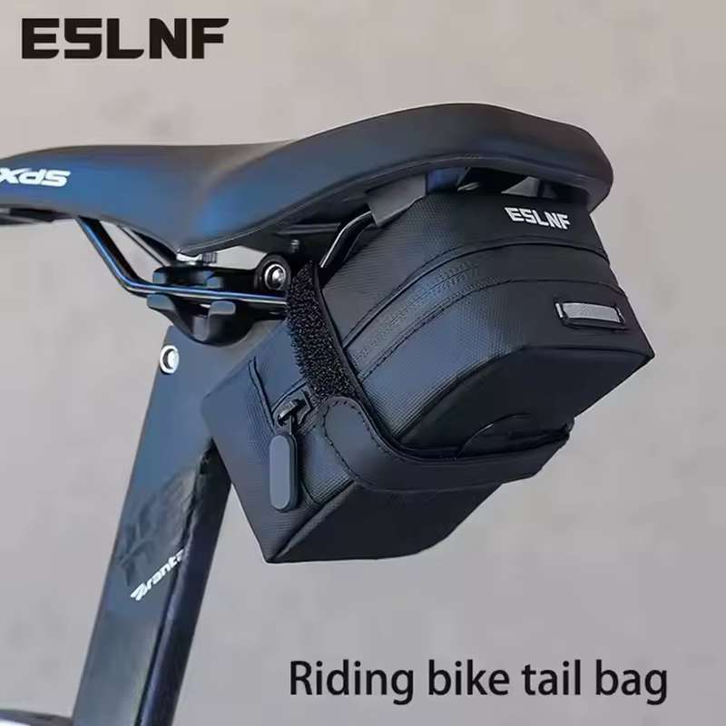 Sac à outils étanche sous le siège de vélo