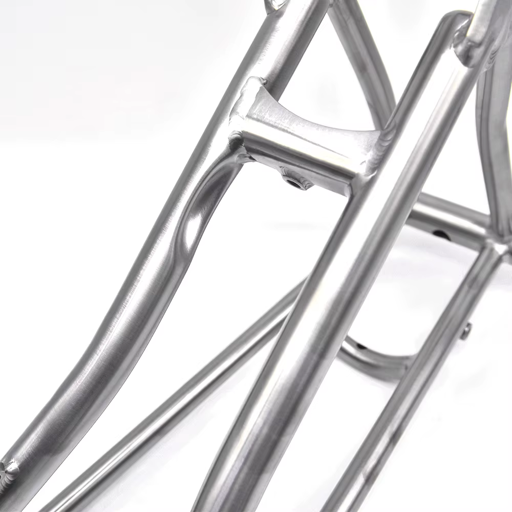 Triangle arrière de vélo en titane pour P Line