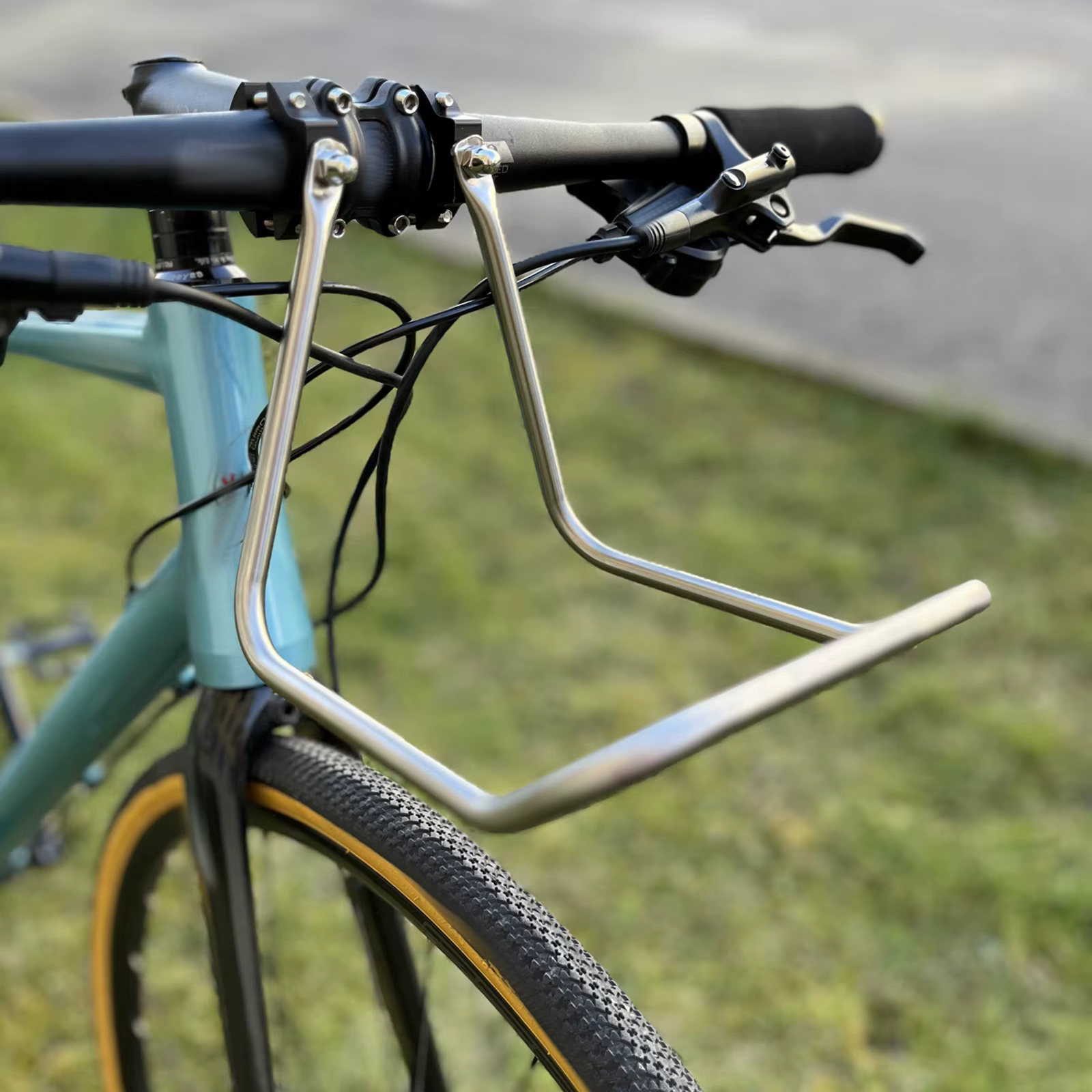 Porte-bagages avant professionnel pour vélo en acier inoxydable avec pinces en aluminium pour le transport de bagages