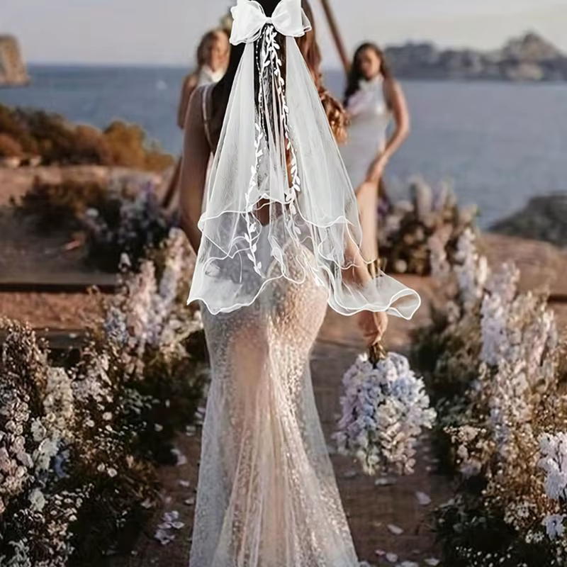 Voile de mariée en tulle pour femme, deux couches, simple et élégant, avec nœud et bordure en dentelle, avec clip pour fête de mariage
