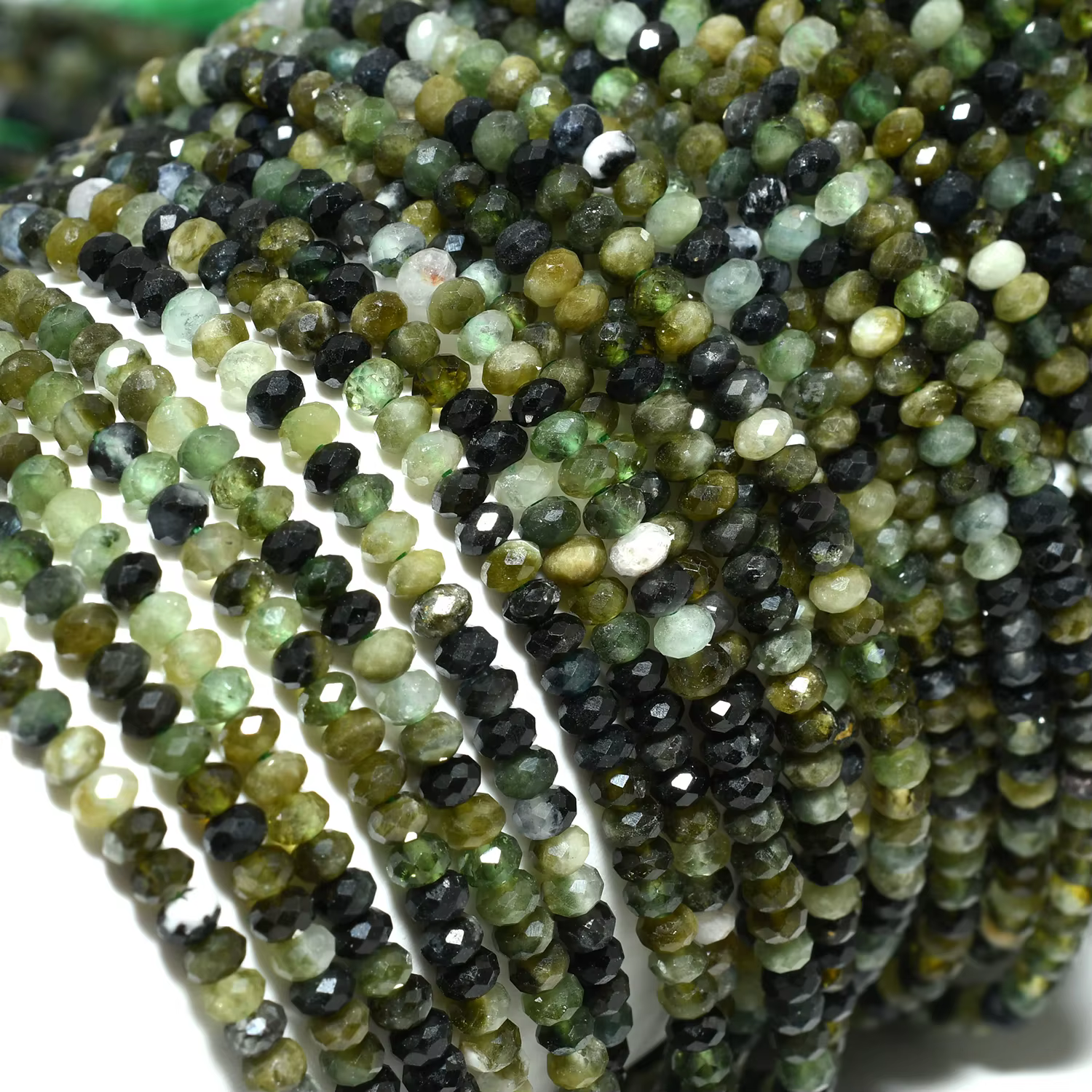 Perles rondelles à facettes en tourmaline verte-noire naturelle 2x3mm / 2,3x4mm