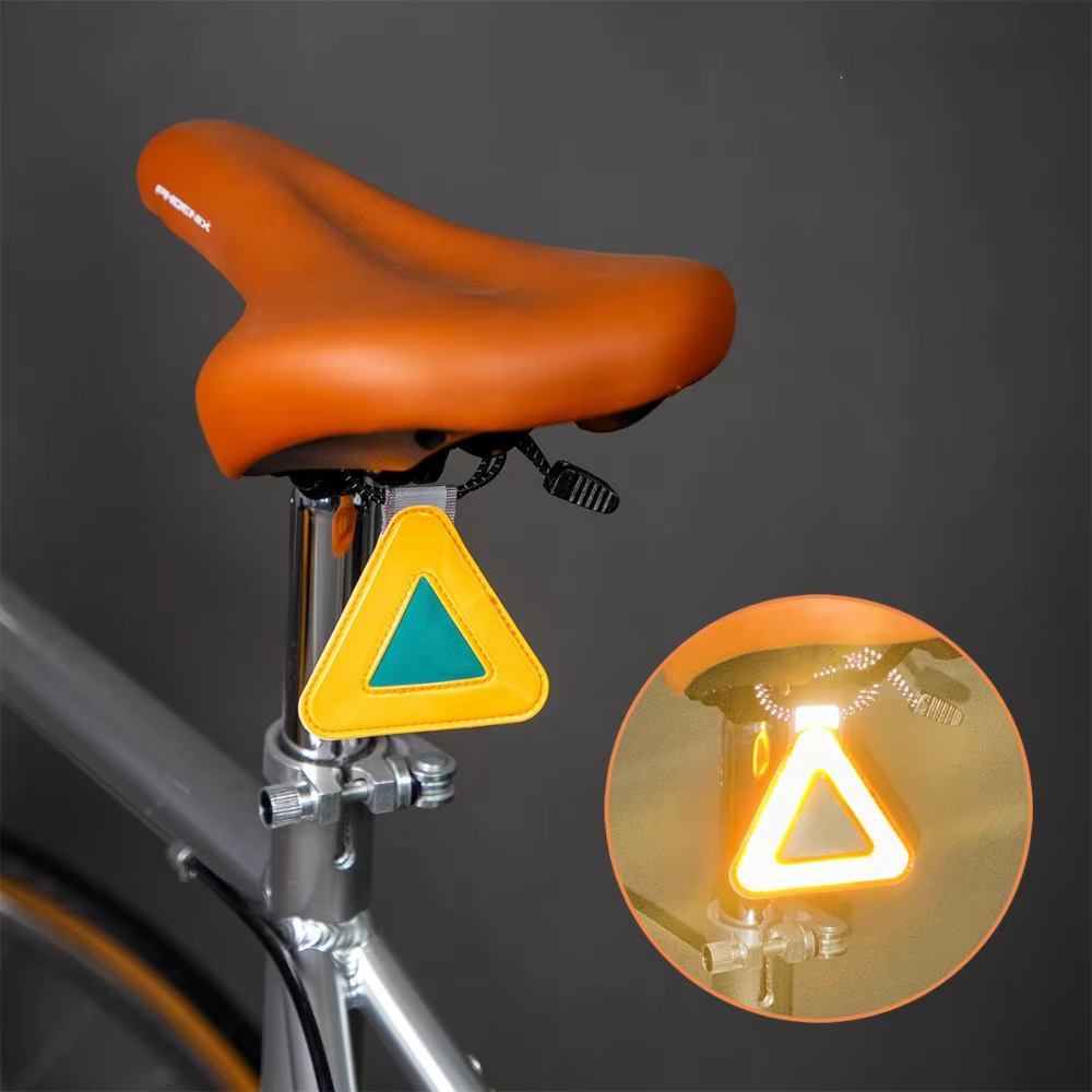Panneau triangulaire réfléchissant haute visibilité