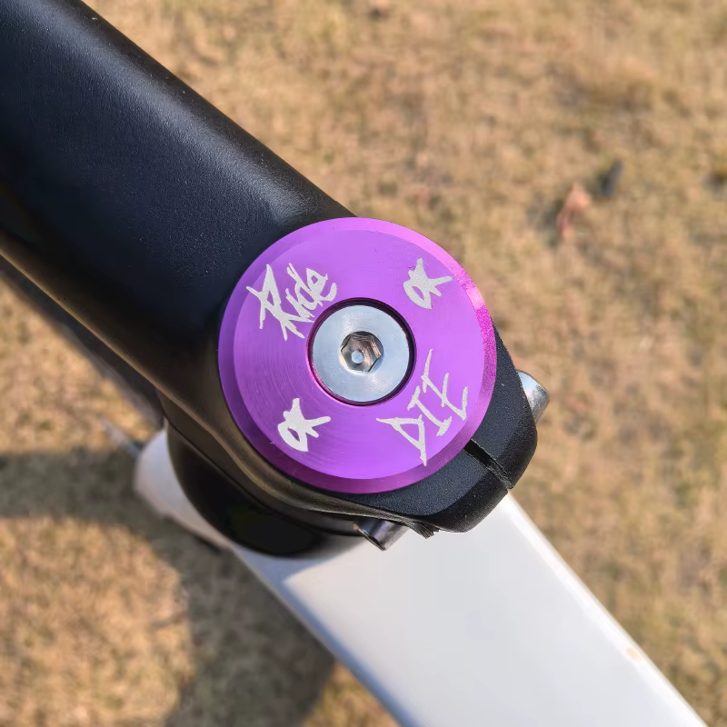 Capuchon supérieur de potence de vélo style crâne Ride or Die en alliage d'aluminium M6*35mm compatible avec potence de fourche avant de 28,6 mm