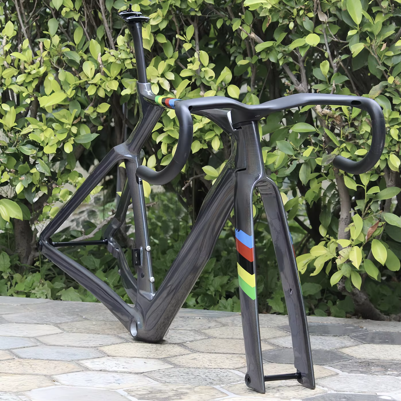 Cadres de vélos de route en carbone : le nouveau cadre aérodynamique Y1rs avec guidon à ailes de mouette, cadre de vélo de route en carbone 700C entièrement intégré