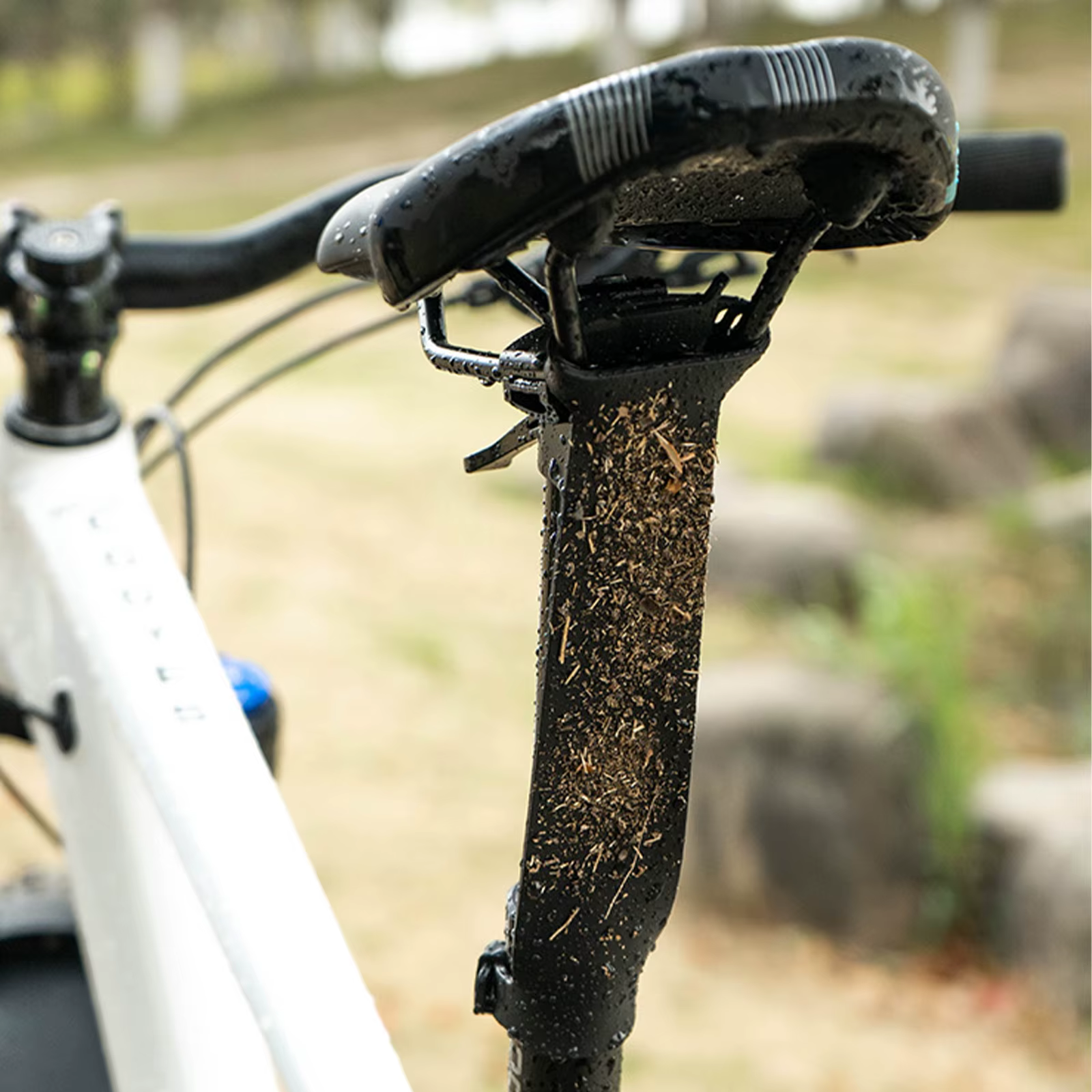 Garde-boue pour tige de selle de vélo