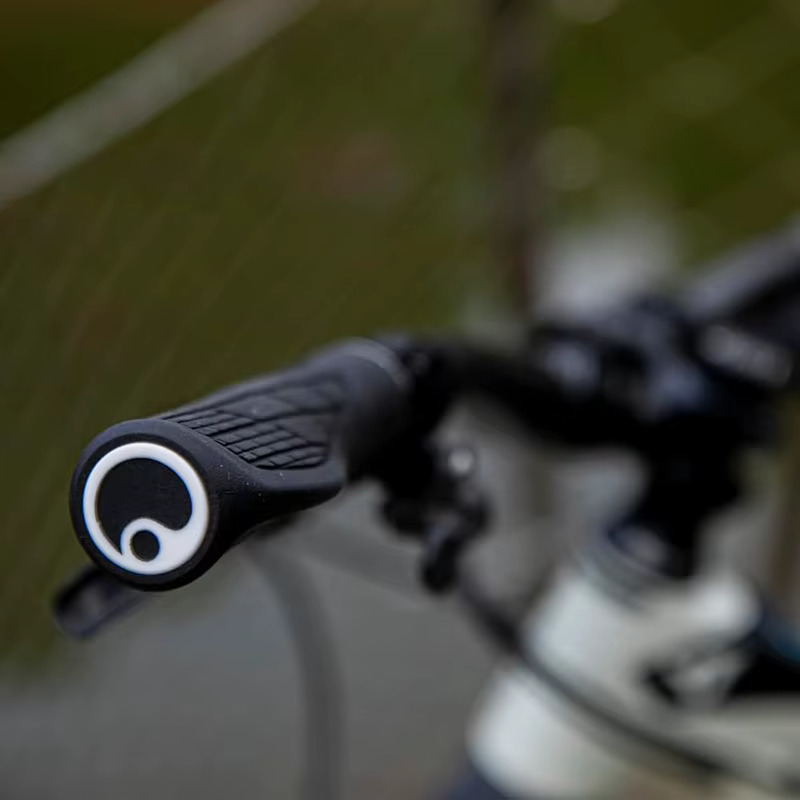 Poignées ergonomiques pour vélo tout-terrain Ergon GA3 taille L