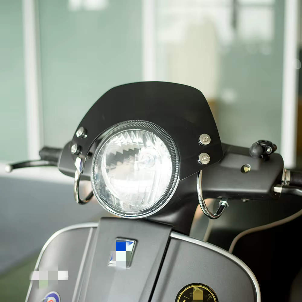 Pare-brise pour scooter
