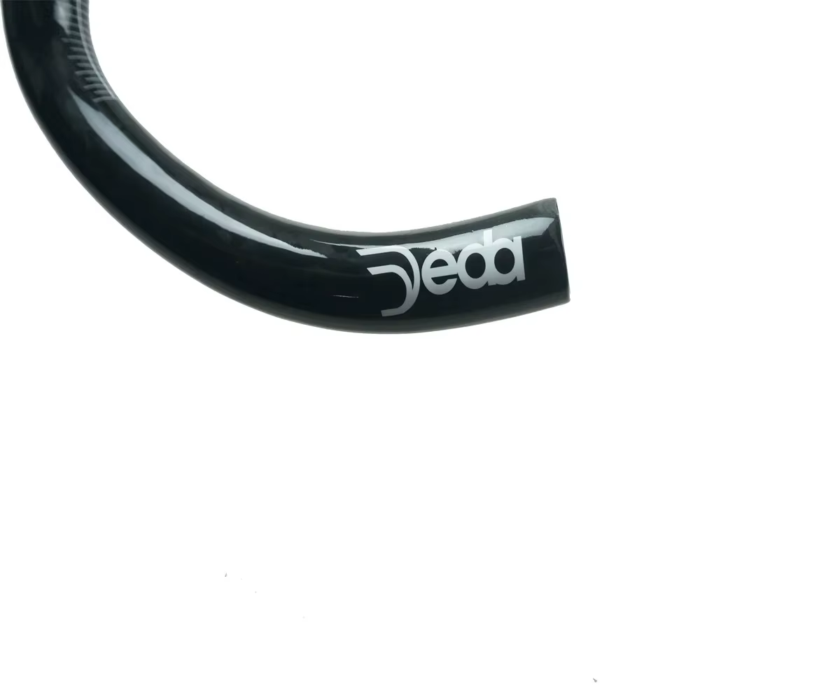 Guidon de vélo de route entièrement en carbone