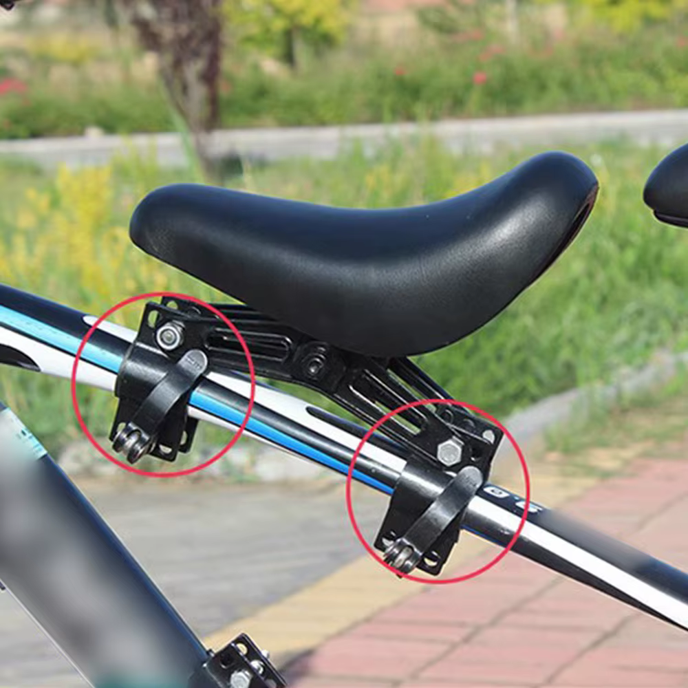 Sièges de vélo montés à l'avant avec guidon et pédales pour enfants