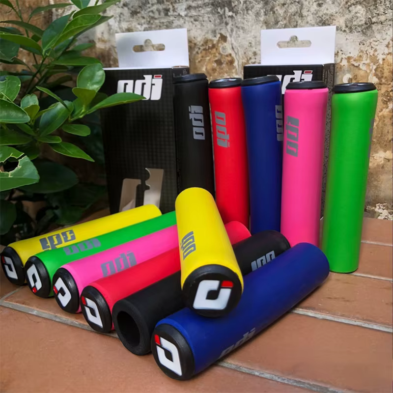 1 Paire de Poignées de Vélo VTT Odi en Silicone