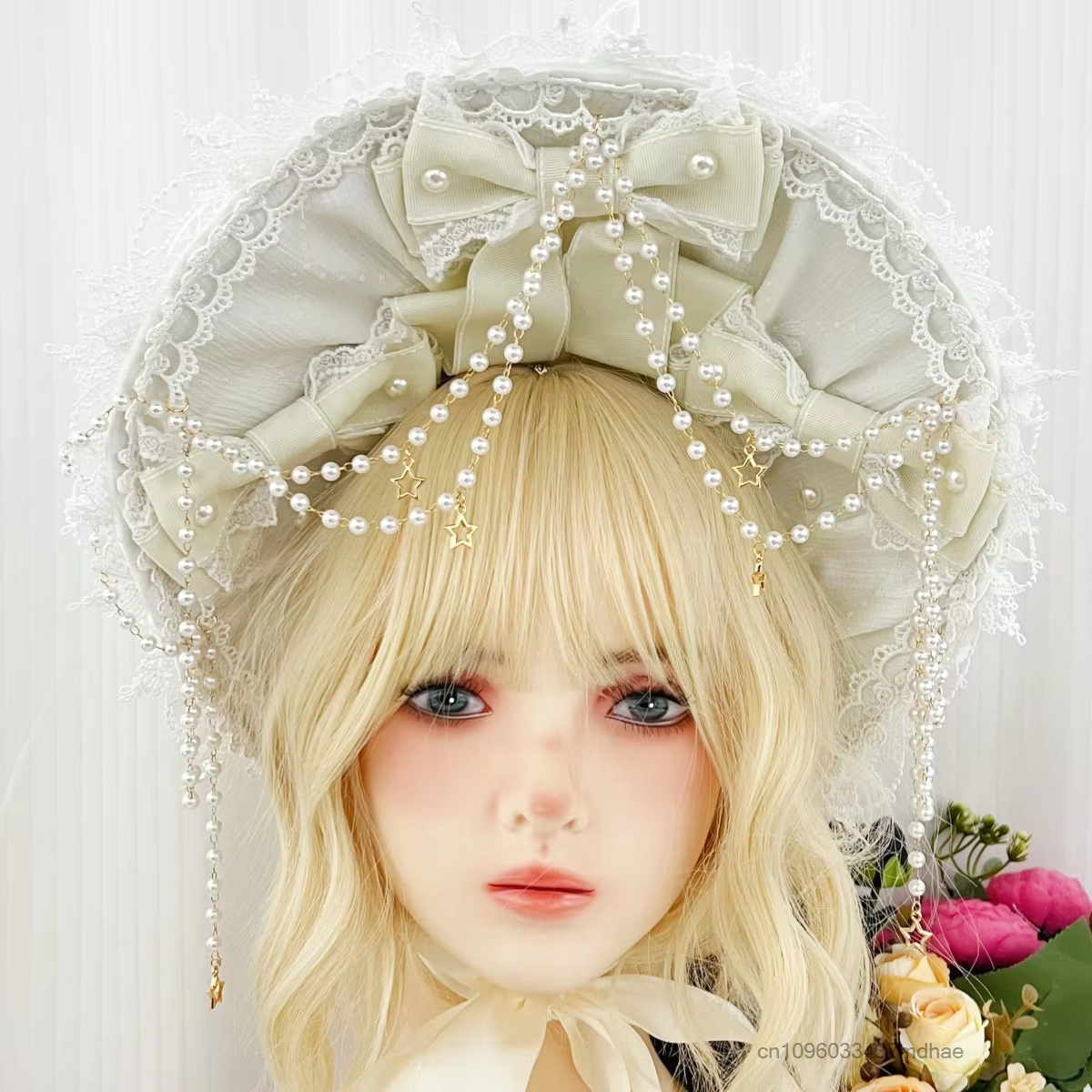 Accessoires de costume Gothic Lolita : Chapeau en dentelle avec nœud, Bonnet élégant vintage victorien pour femme avec ruban perlé, Casquette plate pour Tea Party et Cosplay
