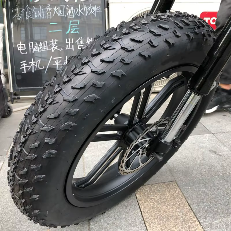Pneu de motoneige et de plage pour vélo électrique