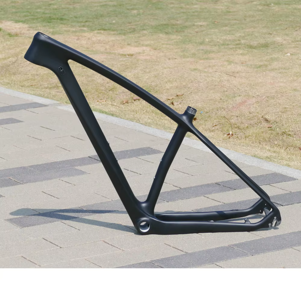 043 # Cadre de vélo de montagne tout carbone UD mat neuf