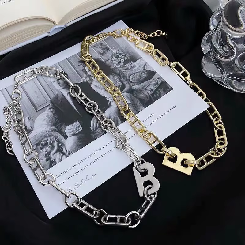 Collier de luxe avec lettre B de Style Ins, chaîne épaisse, clavicule, chaîne courte, unisexe, accessoire de bijoux personnalisé de la Chine continentale