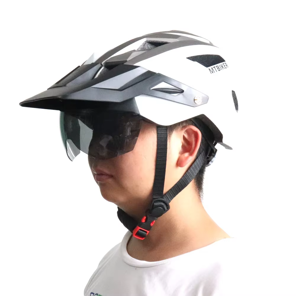 Casque de vélo avec lunettes de soleil visière hommes
