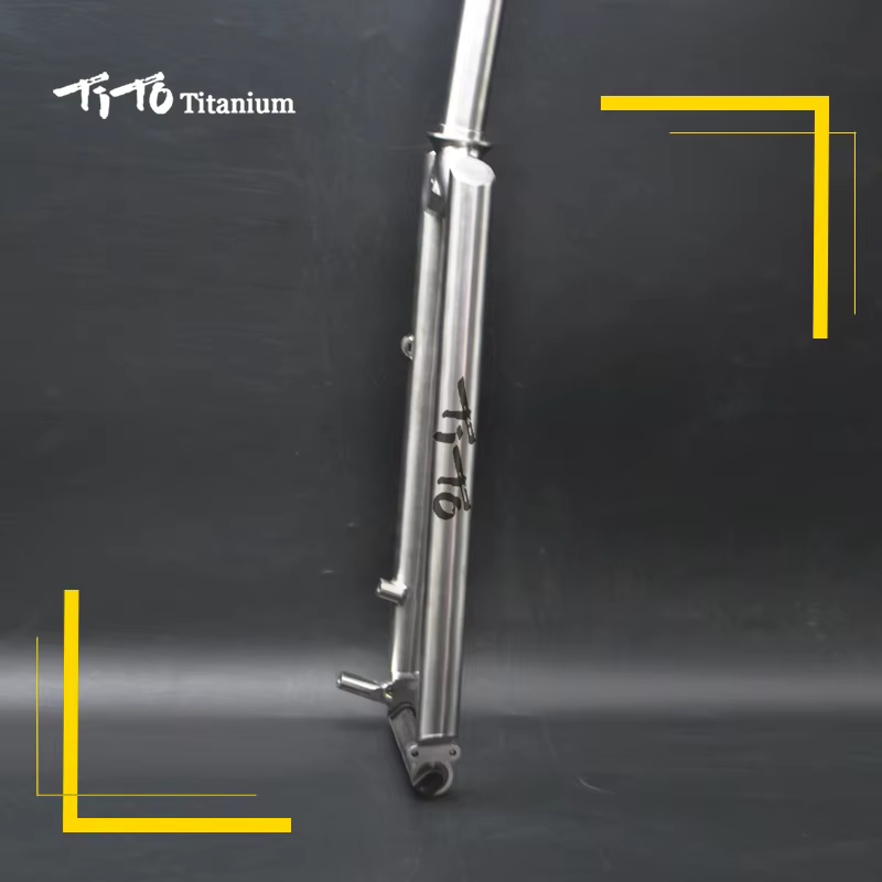 Fourche avant de vélo de montagne TiTo en alliage de titane Gr.9