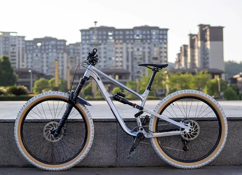 Cadre de vélo en aluminium à suspension intégrale