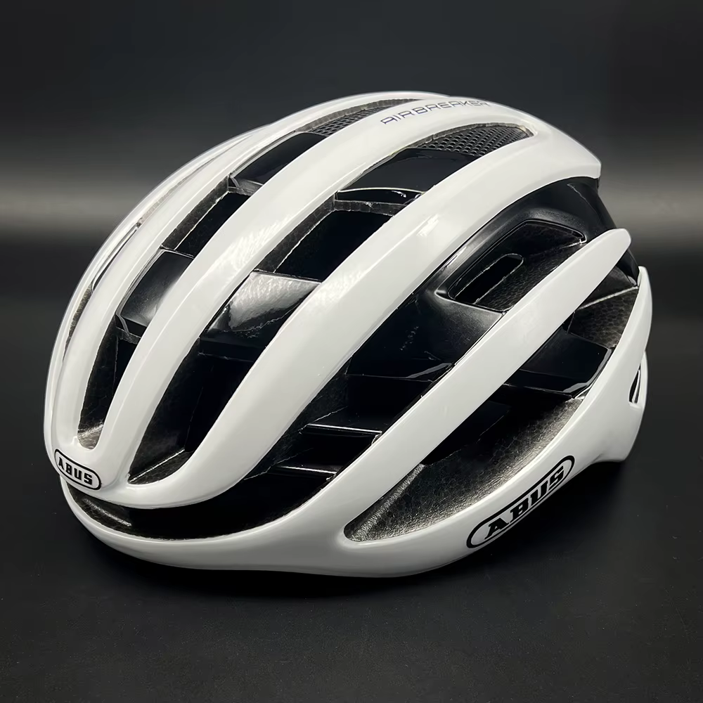 Casque de cyclisme sur route rouge