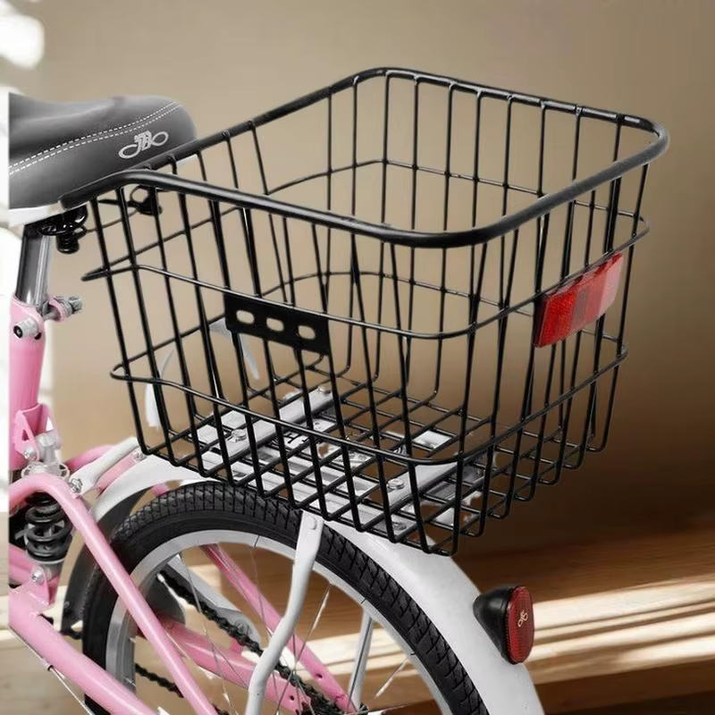 Panier arrière de vélo avec feu arrière