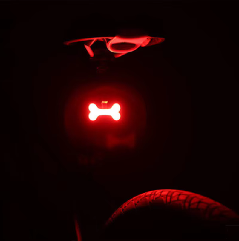 Lumière LED de vélo aste par USB