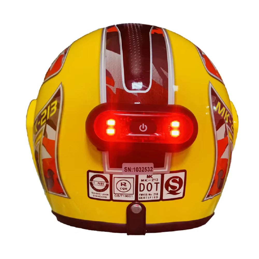 Feu arrière de casque rechargeable à 4 lampes