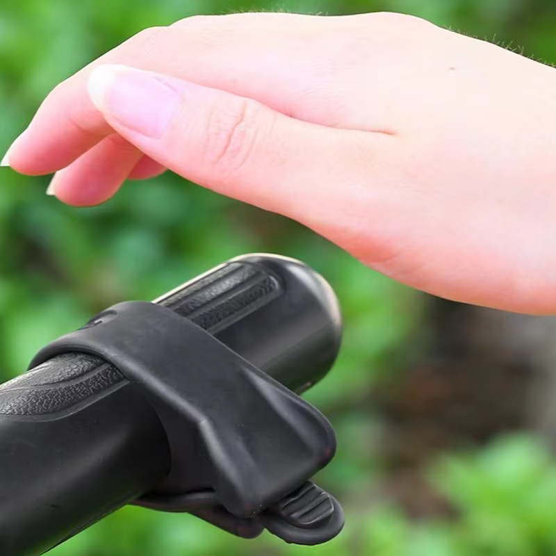 Booster d'accélérateur universel pour véhicule électrique