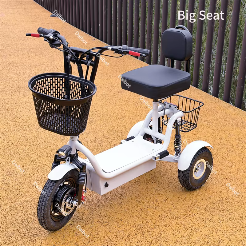 Scooter de mobilité pliant de mode longue portée 60km famille légère avec 2 paniers 800W Scooter électrique à 3 roues pour les femmes adultes