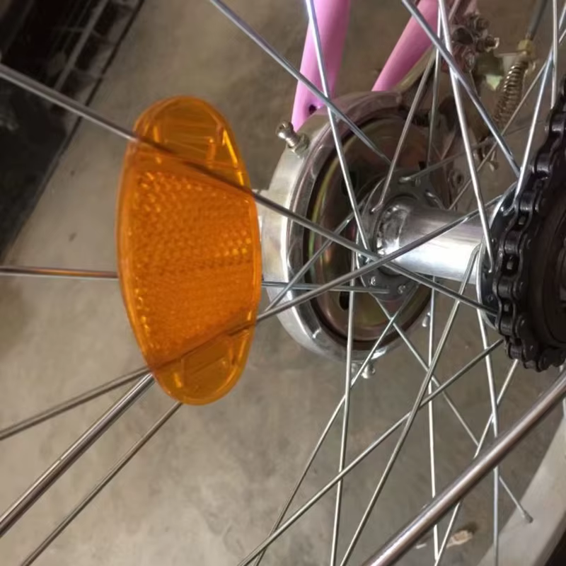 Réflecteur de sécurité pour rayons de vélo de route