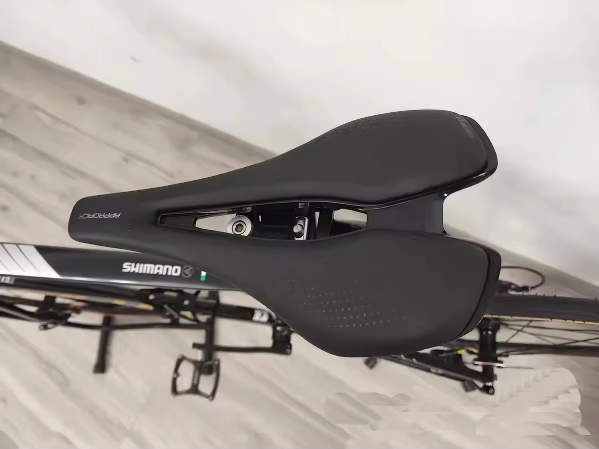 Selle d'approche géante