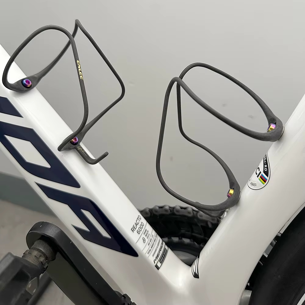 Porte-bidon de vélo en fibre de carbone