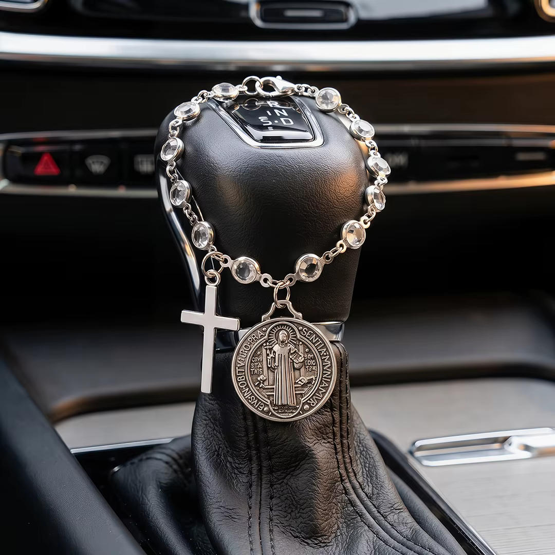 Accessoire de voiture : Chapelet de protection catholique avec médaille de Saint Benoît et pendentif croix pour décoration intérieure automobile, pendentif de protection religieux