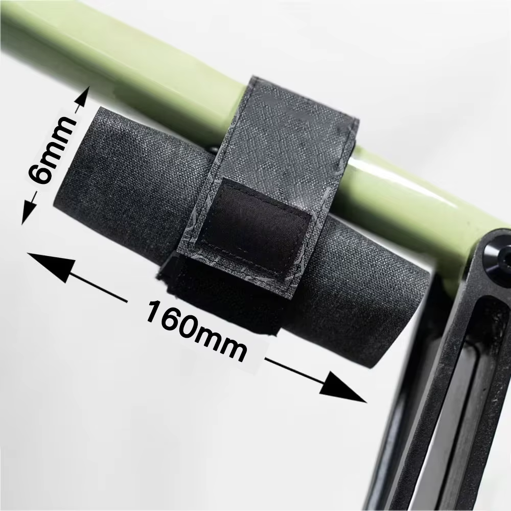 Sac à outils de vélo enveloppé dans un sac