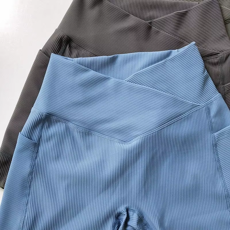 Short de vélo rembourré à bande croisée pour femme – Taille haute amincissante avec poches latérales