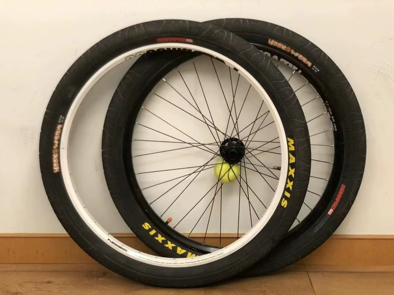 MAXXIS HOOKWORM pneu d'assaut Rrban d'origine pour vélos cargo pédicats plat/pARK/STREET/VERT