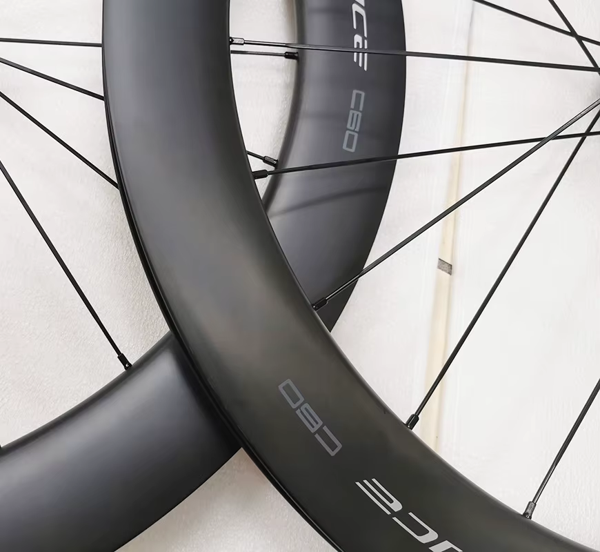 Roue à disque de gravier pour vélo de route en carbone