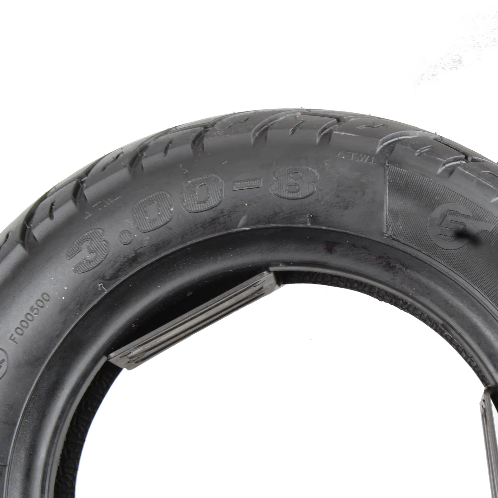 Pneu tubeless CST 3.00-8 pour scooters à essence et électriques