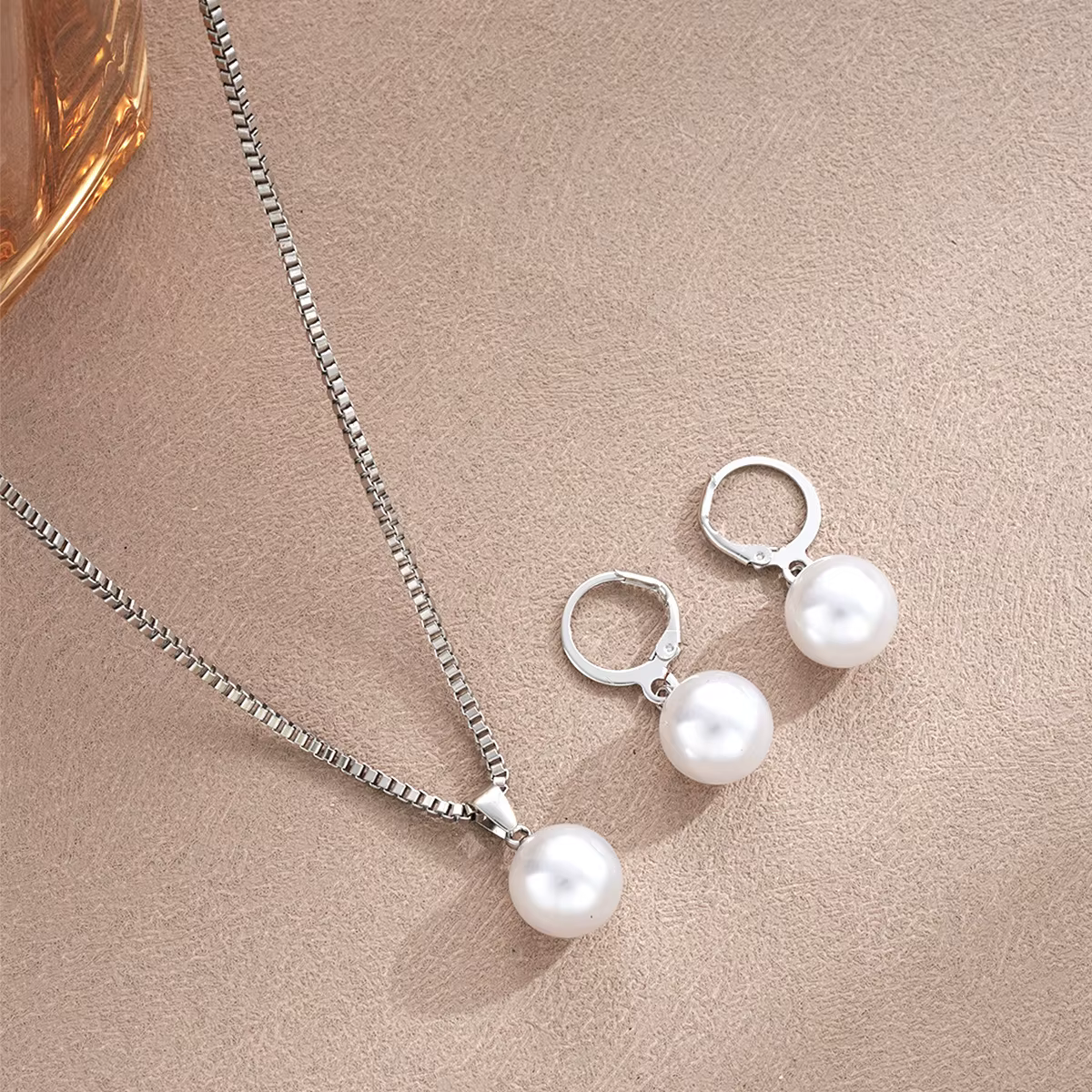 Ensemble de bijoux en perles pour femmes, boucles d'oreilles pendantes, pendentif, collier, Simple, délicat, tenue quotidienne, accessoires de fête