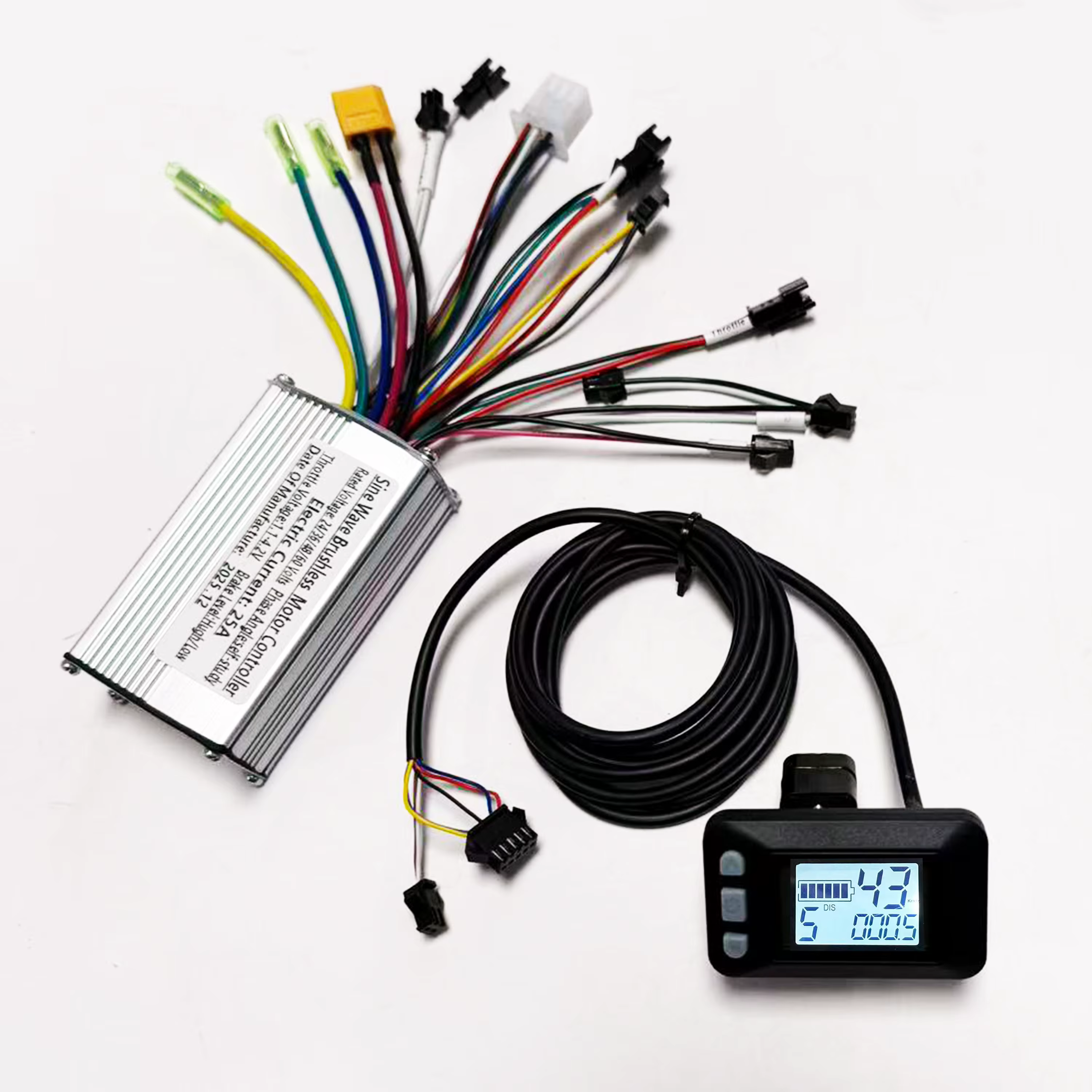Contrôleur de moteur sans balais pour vélo électrique 24V 36V 48V 350W 20-25A avec écran LCD UART NO.2 P3 pour