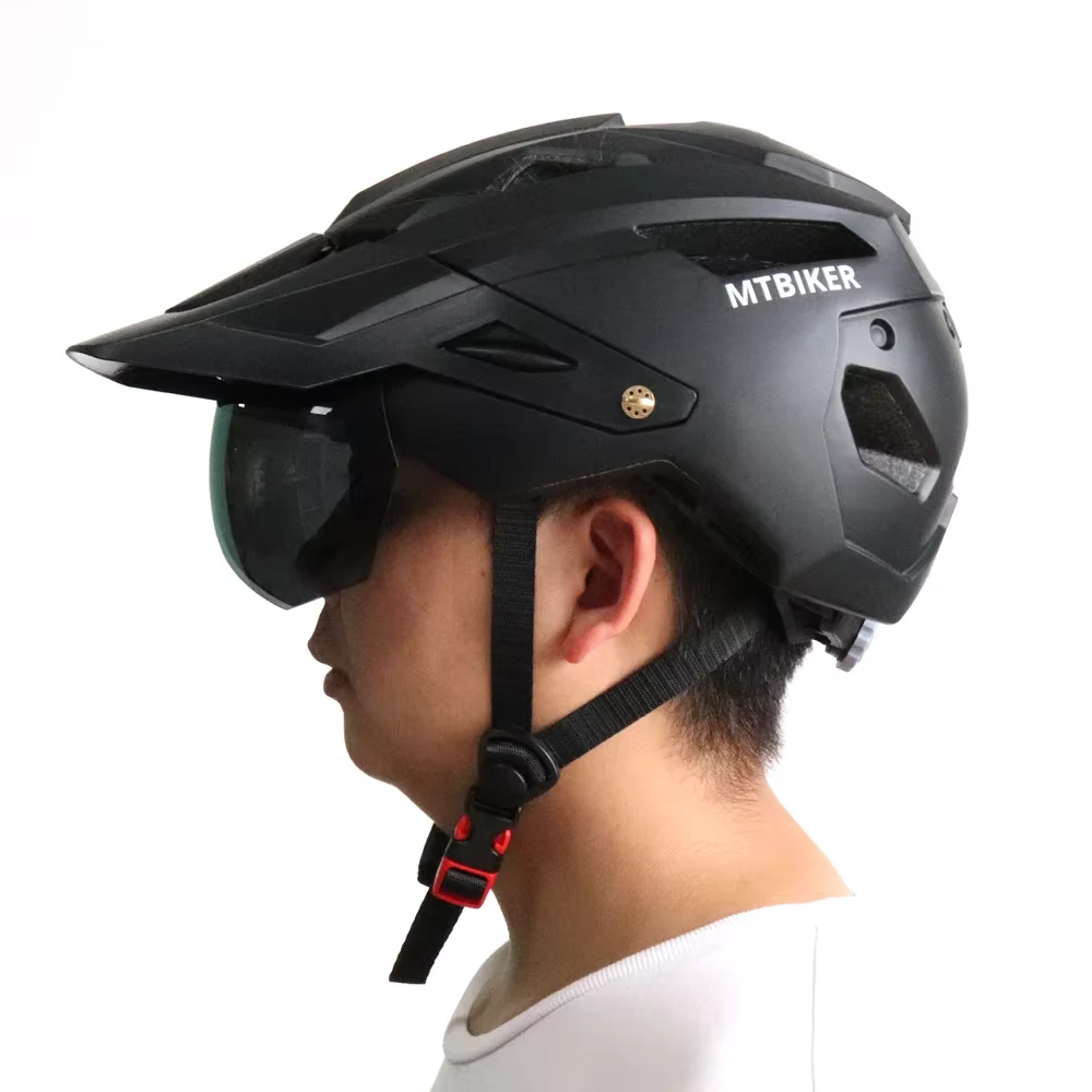 Casque de vélo avec lunettes de soleil visière hommes