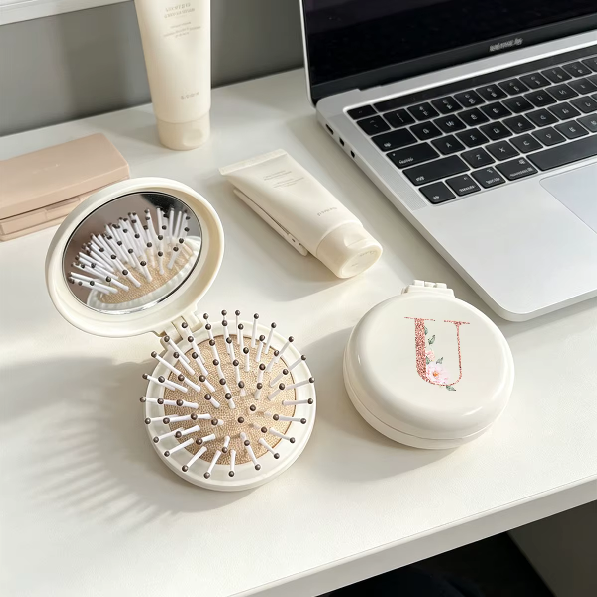 Brosse à cheveux de voyage pliable avec miroir 2-en-1, peigne de poche compact, peigne miroir pliable portable pour femmes, maquillage et soin quotidien