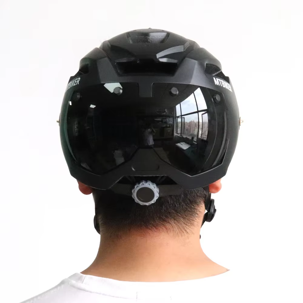 Casque de vélo avec lunettes de soleil visière hommes
