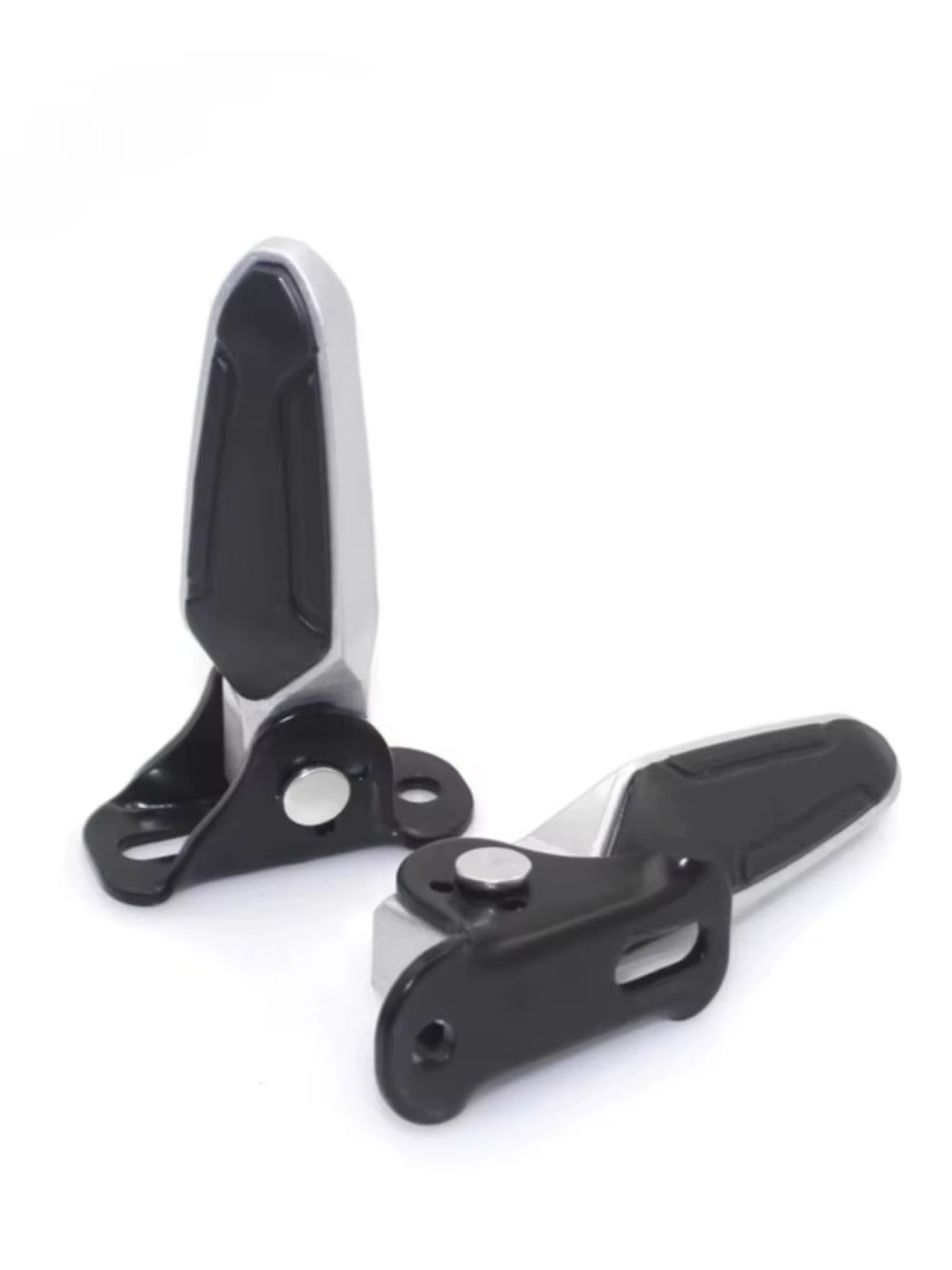 Pédales de scooter électrique noires et argentées