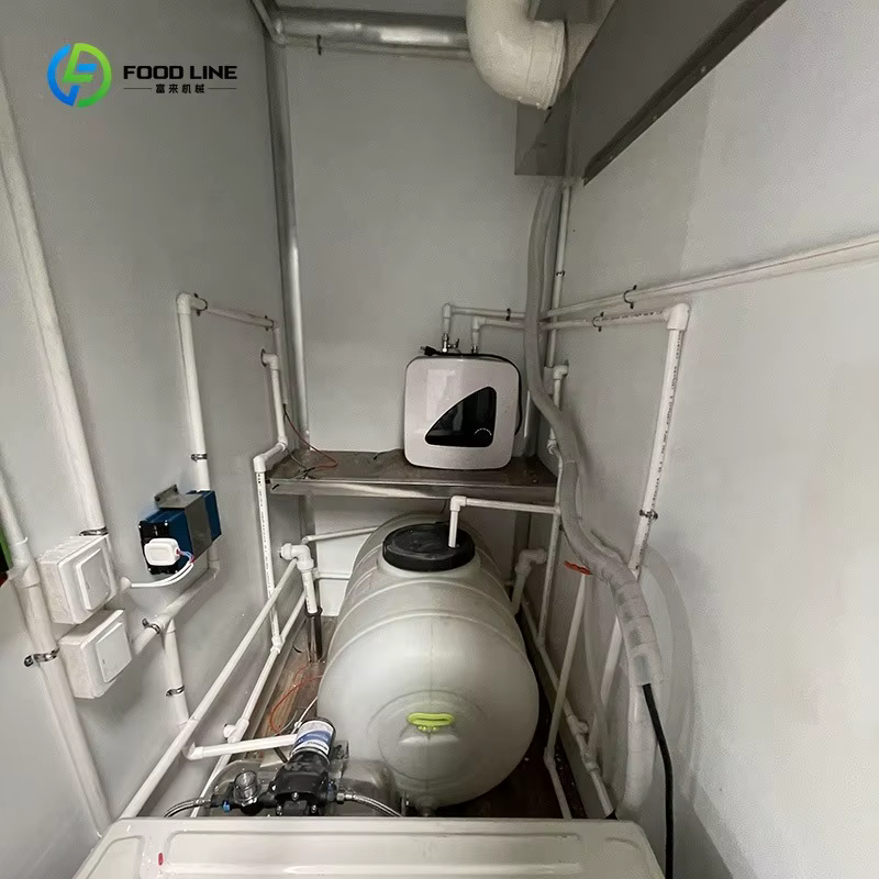 Cabine de douche et toilettes de luxe pour l'extérieur avec équipements de salle de bain mobiles pour le camping et les événements, remorque sanitaire