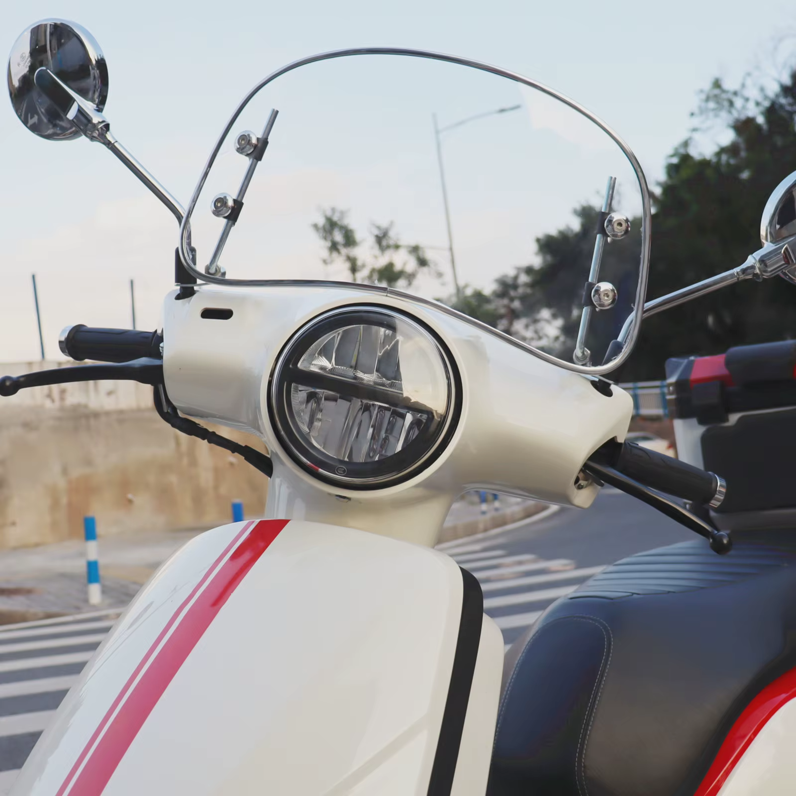 Pare-brise transparent pour vélo électrique