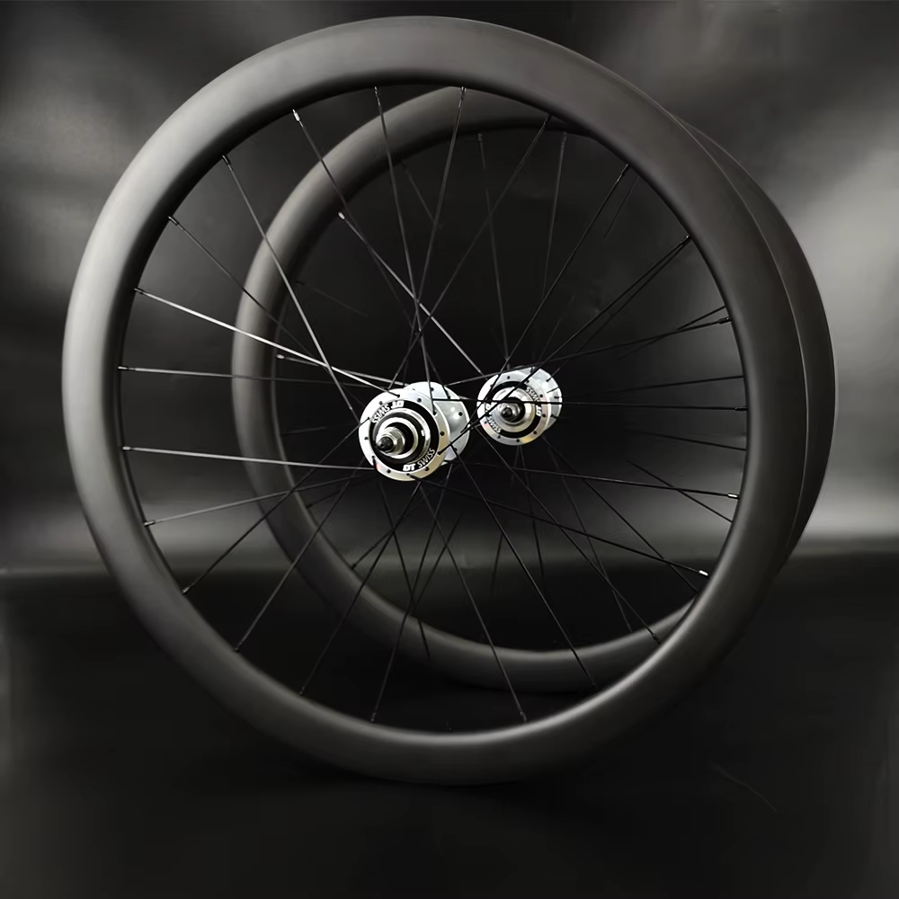 DT Swiss 370 – jeu de roues en carbone pour vélo de piste